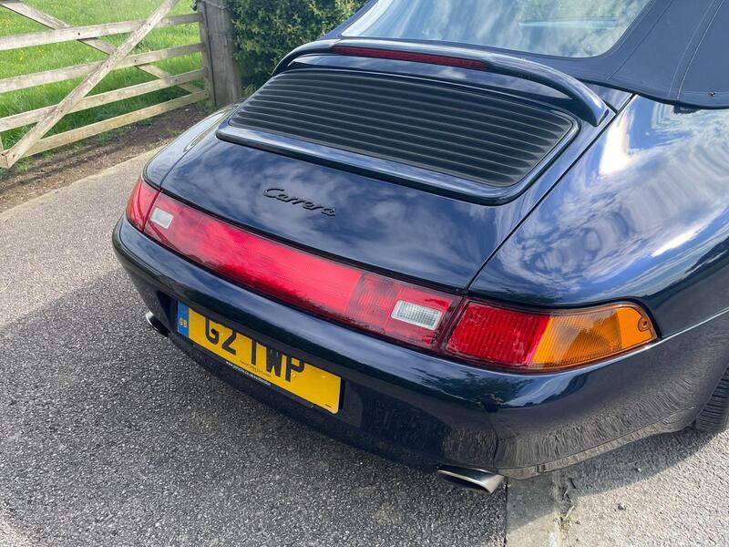 Porsche 911 view 6
