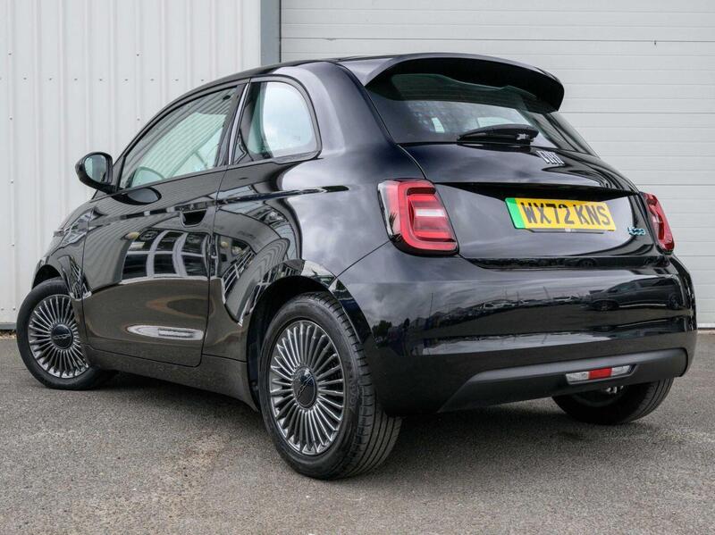 Fiat 500e view 2