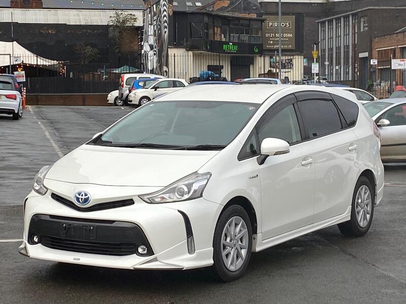 Toyota Prius+ view 6