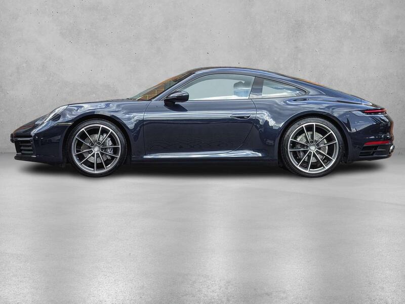 Porsche 911 view 4