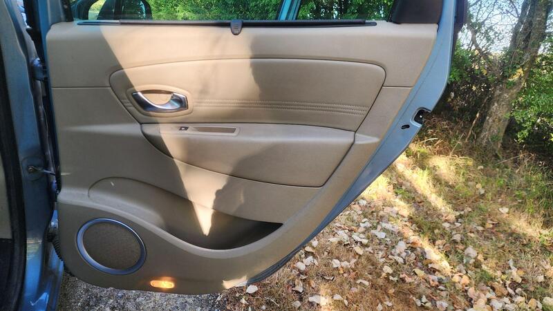 2010 Renault Scenic — photo 49