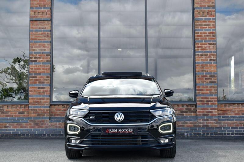 Volkswagen T-Roc view 4