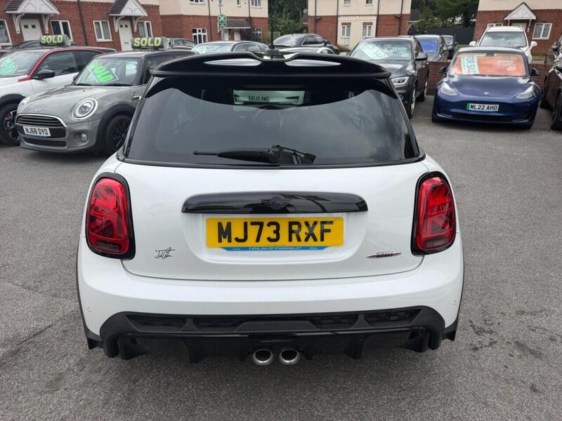 Mini Hatch view 6