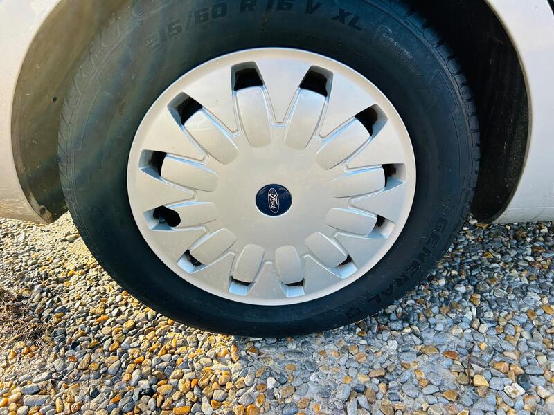 Ford Mondeo view 2