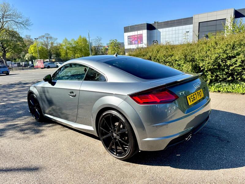 Audi Audi TT view 3