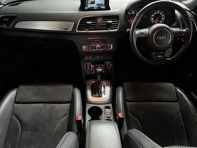 Audi Audi Q3 view 2