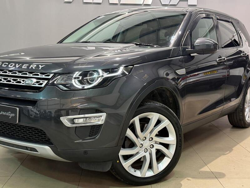 Land Rover Discovery Sport view 4
