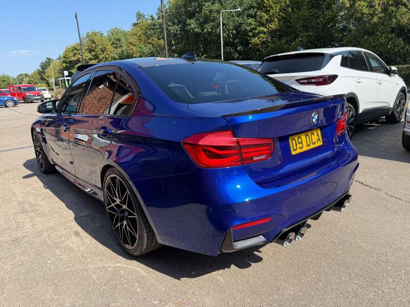 BMW M3 view 3