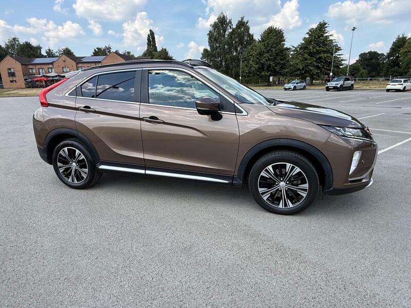 Mitsubishi Eclipse Cross view 4