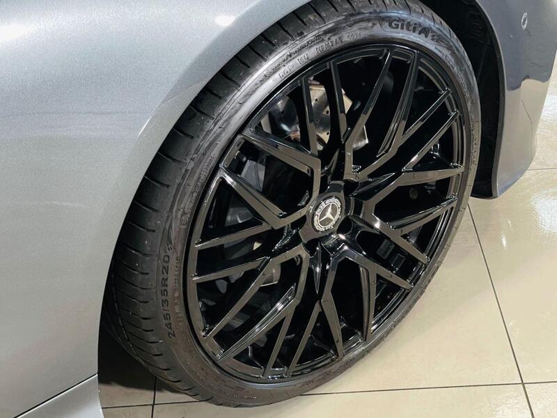 Mercedes-Benz E Class view 3