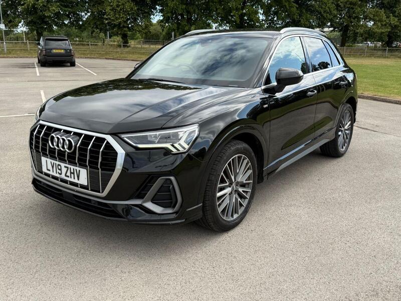 Audi Q3 view 6