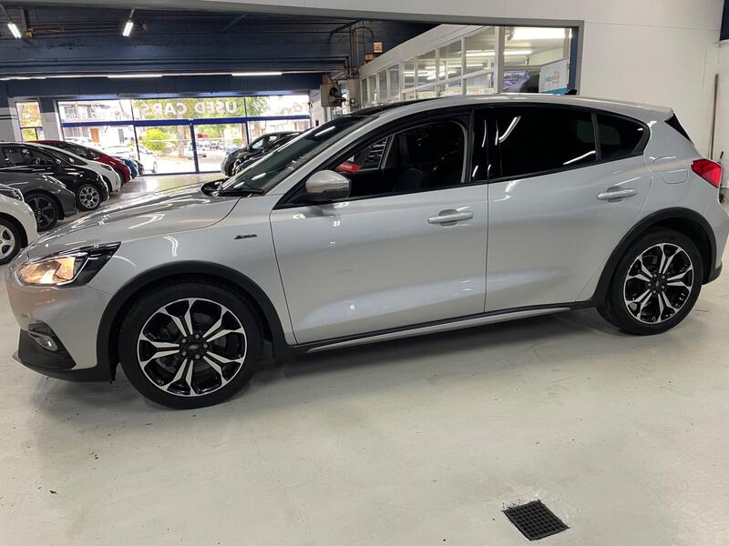 Ford Focus view 6