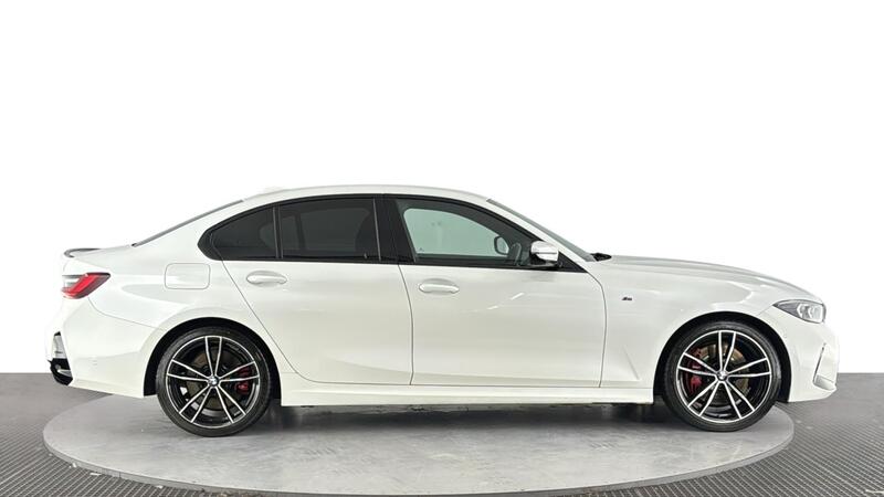 BMW 3 Series view 3