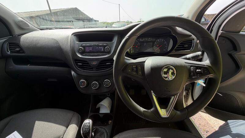 2017 Vauxhall Viva — photo 10