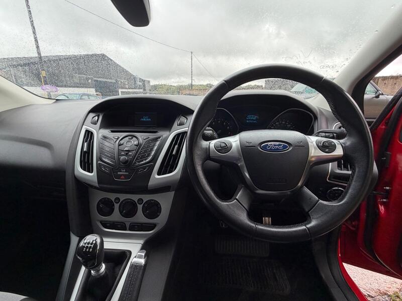 2014 Ford Focus — photo 12