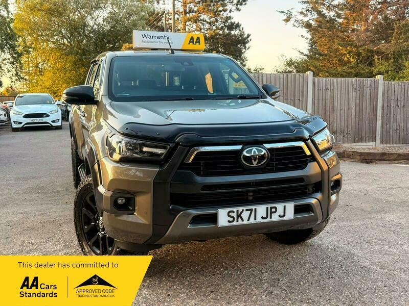 2021 Toyota Hilux 2.8 D-4D Invincible X 4WD Euro 6 (s/s) 4dr photo 4