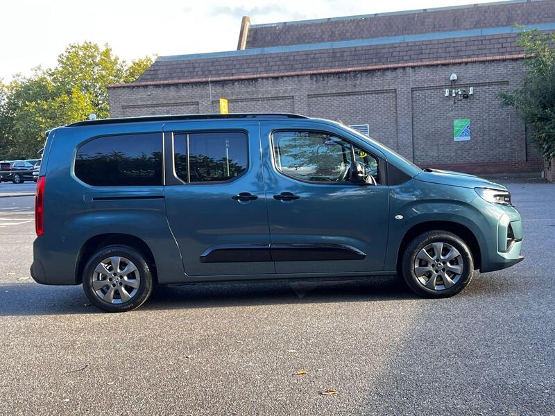 Vauxhall Combo Life Electric view 7