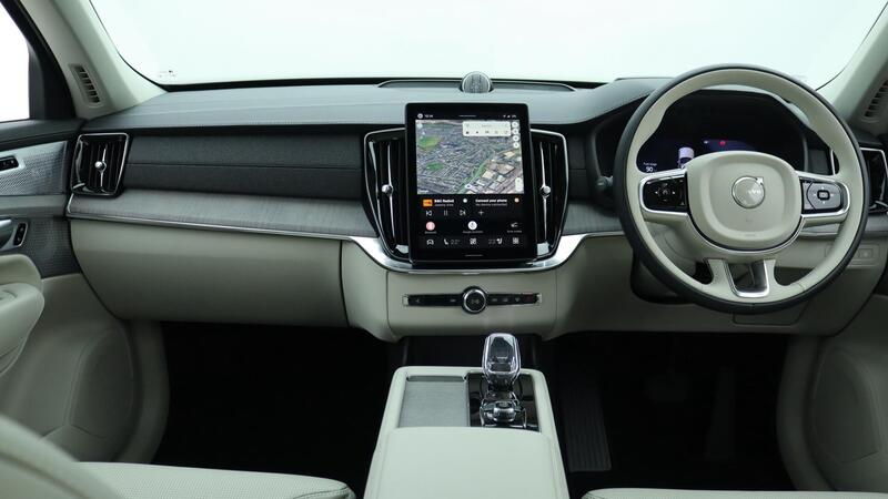 Volvo XC90 view 5