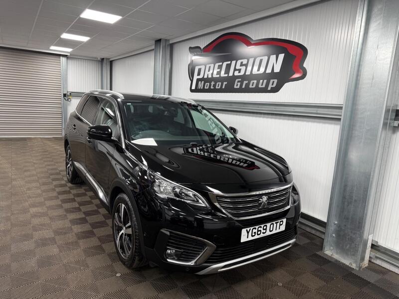 Peugeot 5008 view 5
