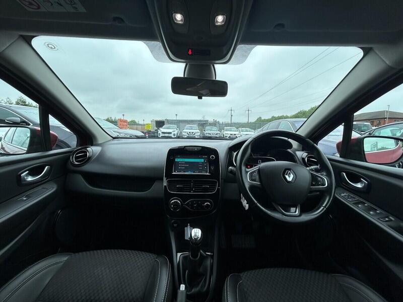 Renault Clio view 2