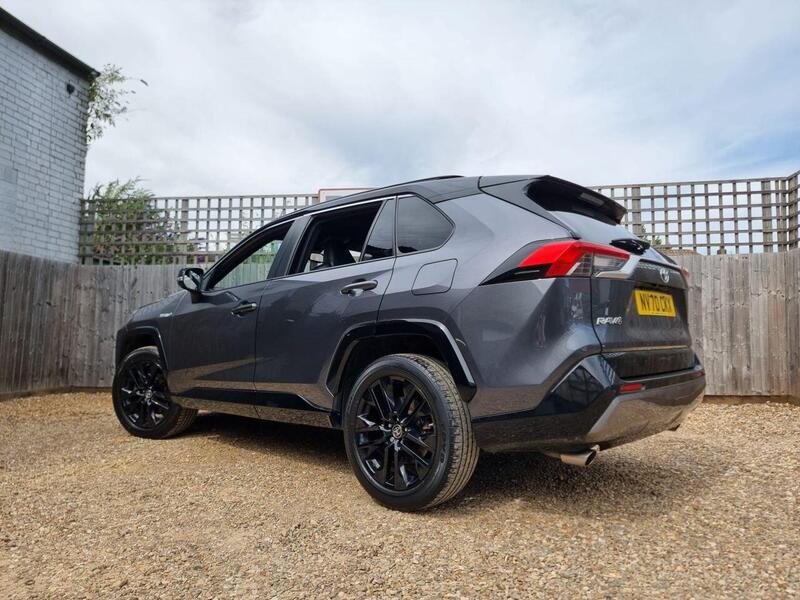 Toyota Rav4 view 4