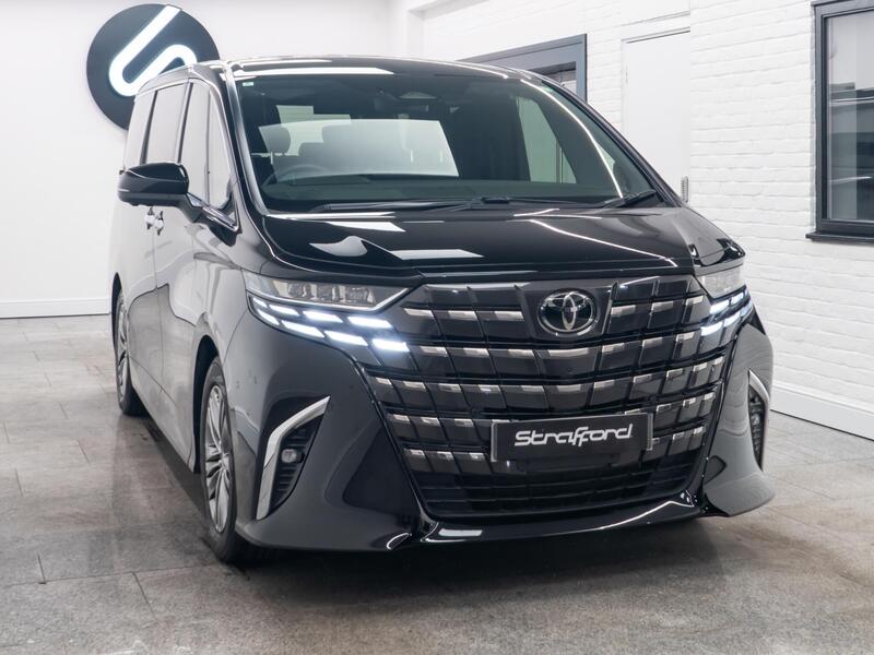 Toyota Alphard view 2