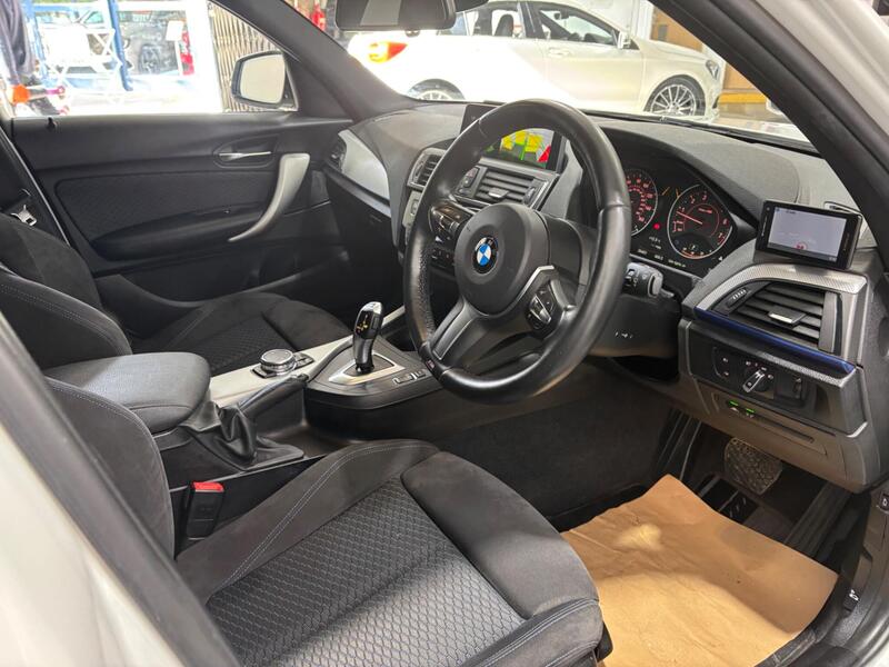 Ab8295a4e1dc4f9295f3ba2da317d9b7