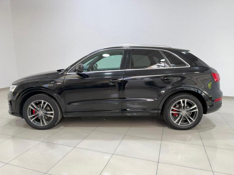 Audi Q3 view 5