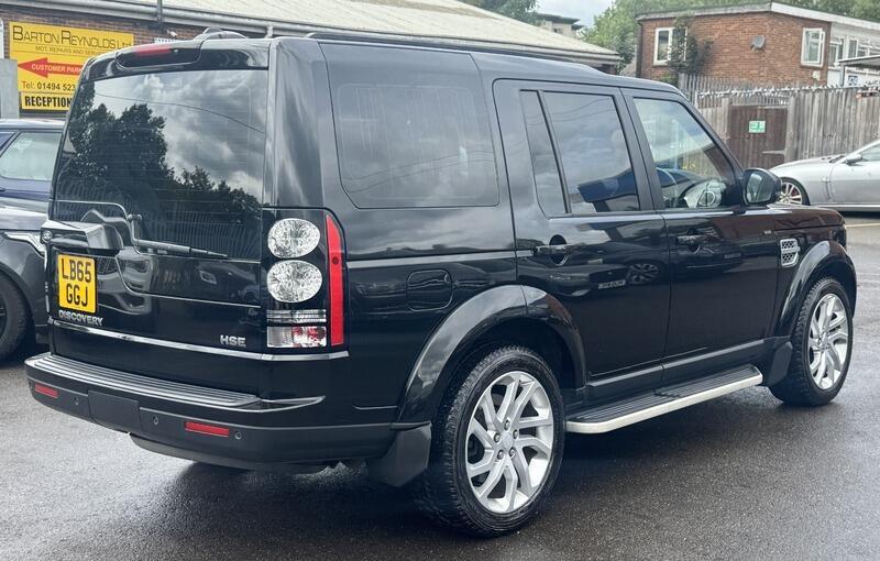 Land Rover Discovery 4 view 5