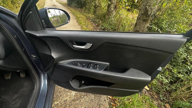 2017 Kia Rio — photo 13