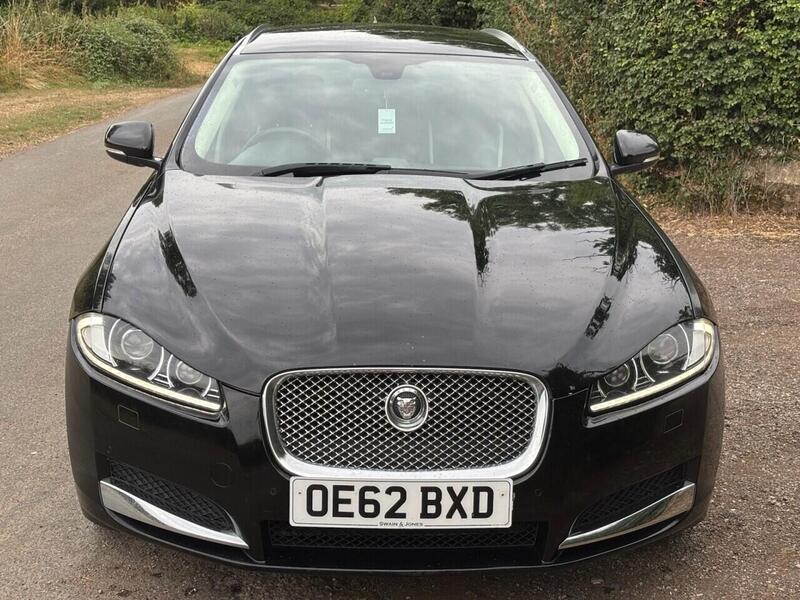 Jaguar XF view 19