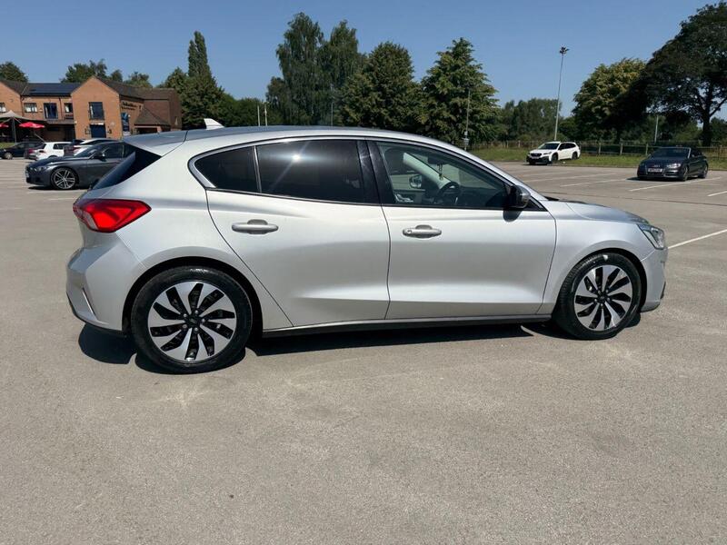 Ford Focus view 4