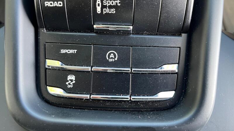 2015 Porsche Cayenne — photo 45
