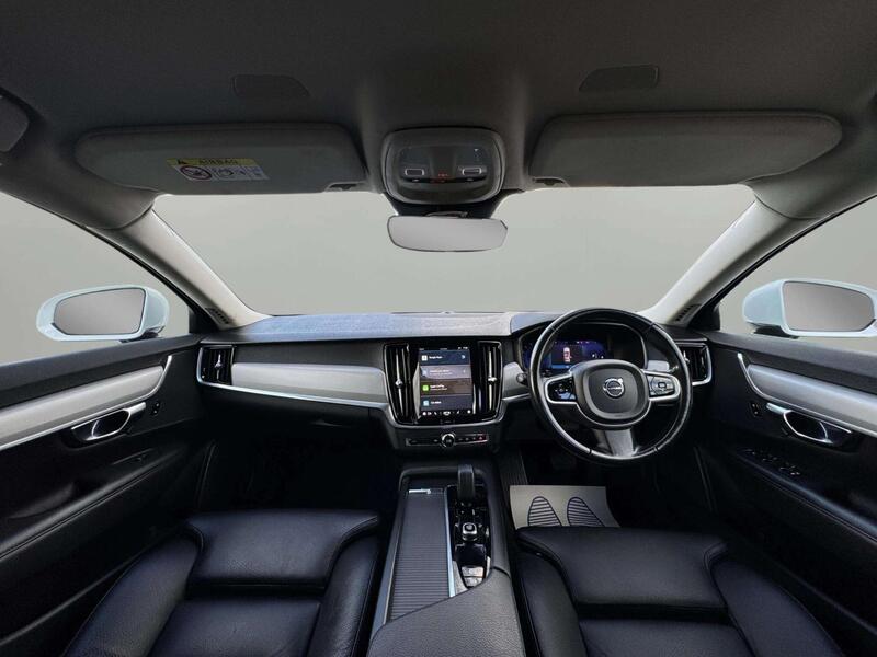 Volvo V90 view 4
