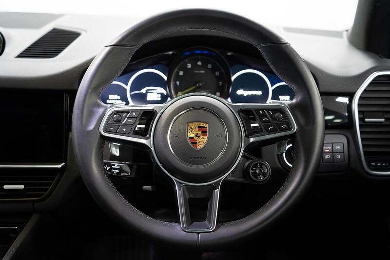 Porsche Cayenne view 7