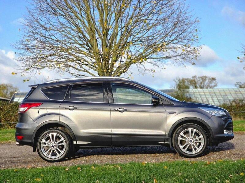 Ford Kuga view 3