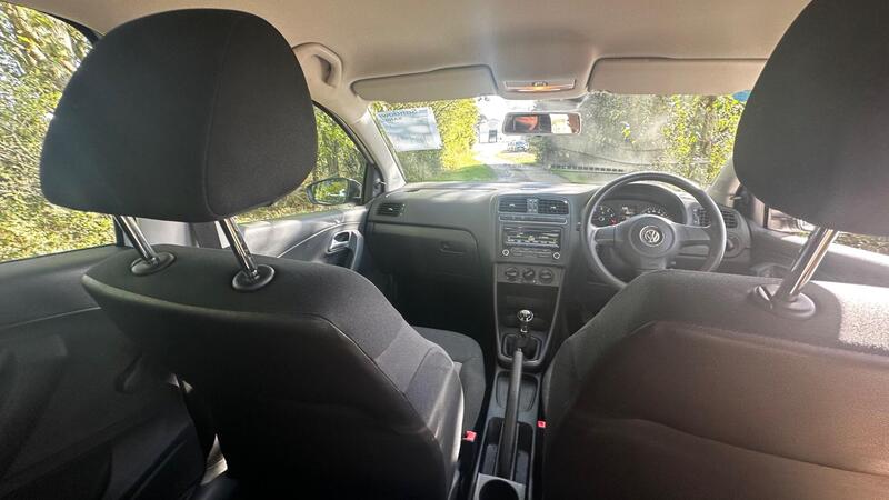 2014 Volkswagen Polo — photo 11