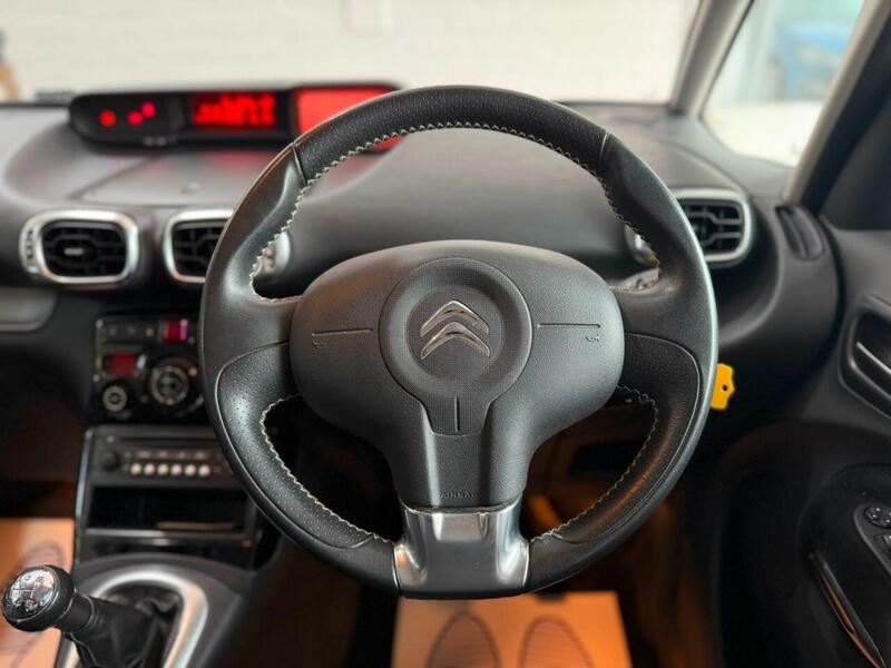 Citroen C3 Picasso view 5