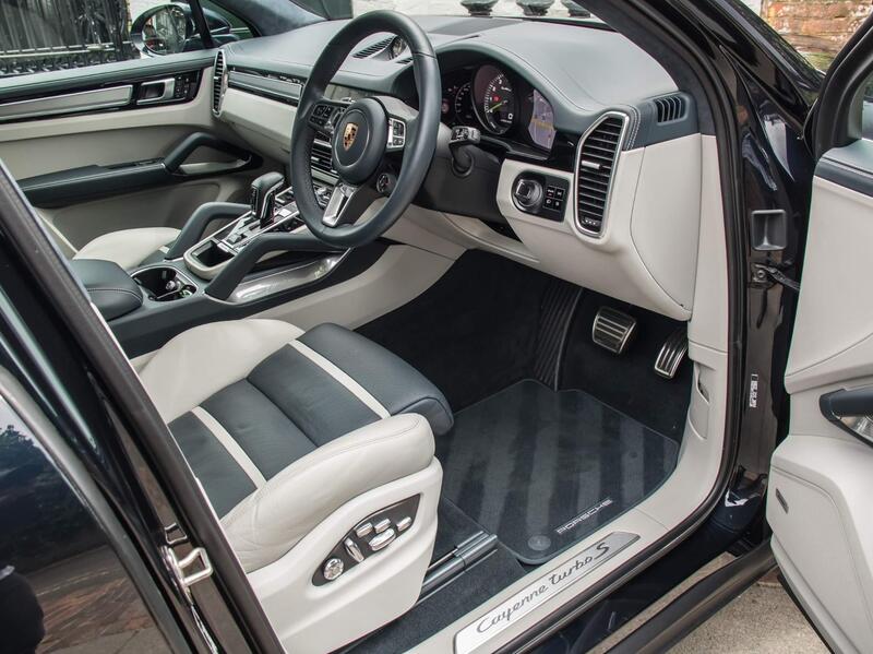 Porsche Cayenne view 3