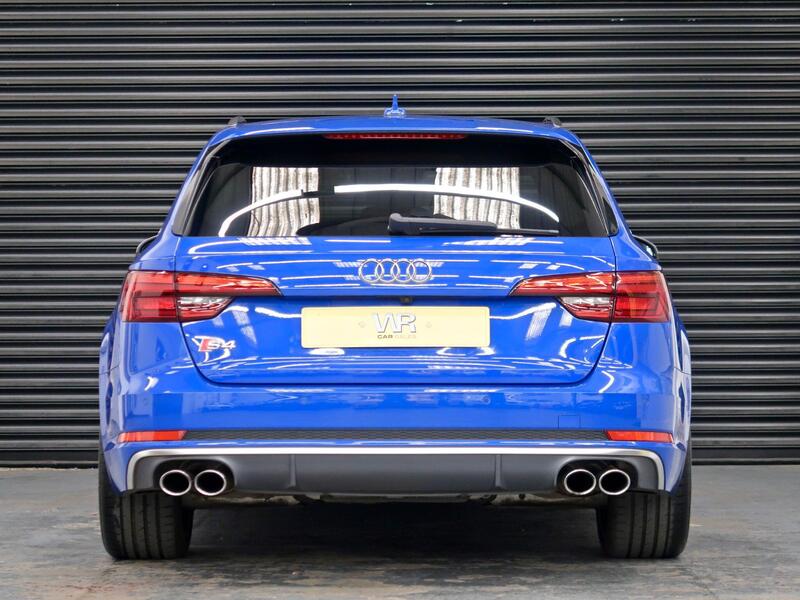 Audi S4 Avant view 5