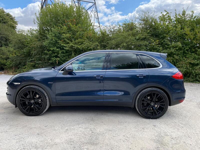 Porsche Cayenne view 4