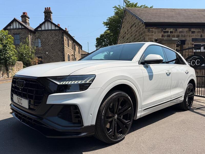 Audi Audi Q8 view 4