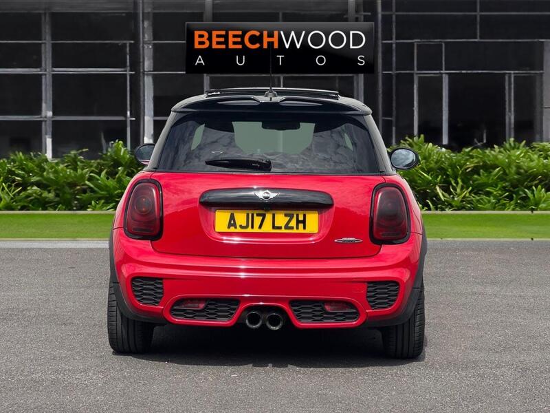 Mini Hatch view 5