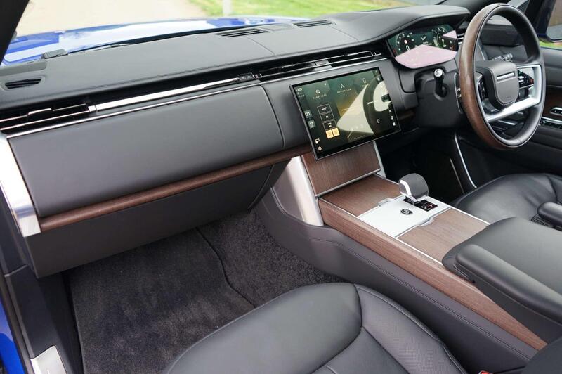 Land Rover Range Rover view 2