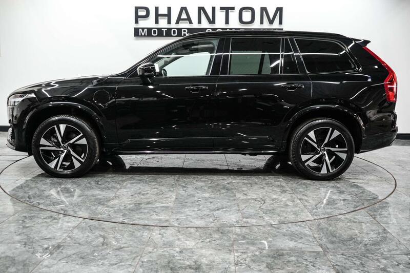 Volvo XC90 view 3