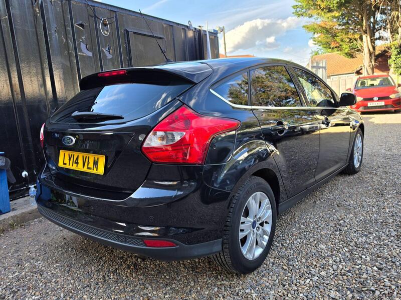 Ford Focus 1.6 Titanium Navigator Powershift Euro 5 5dr thumbnail 7