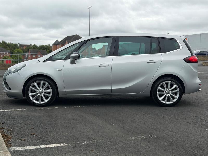 Vauxhall Zafira Tourer view 7