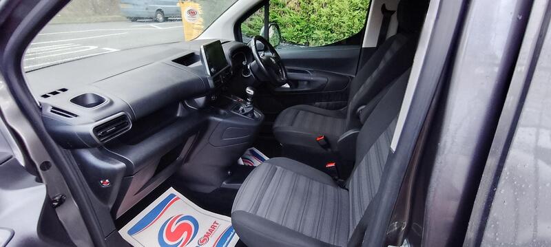 Vauxhall Combo Life view 5