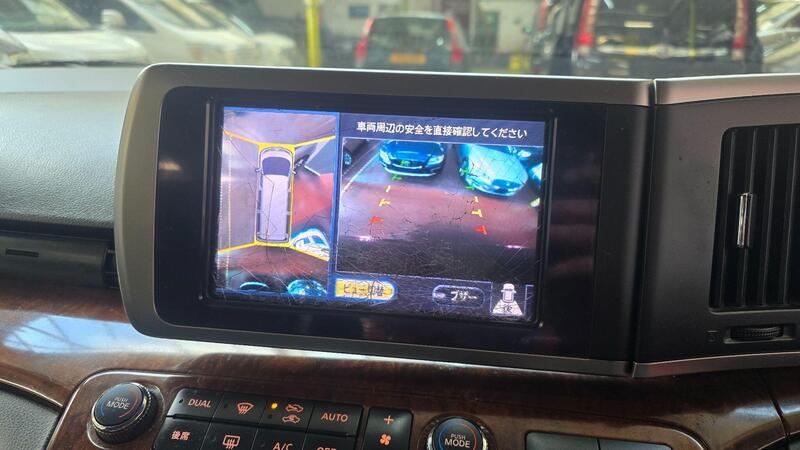 Nissan Elgrand view 4