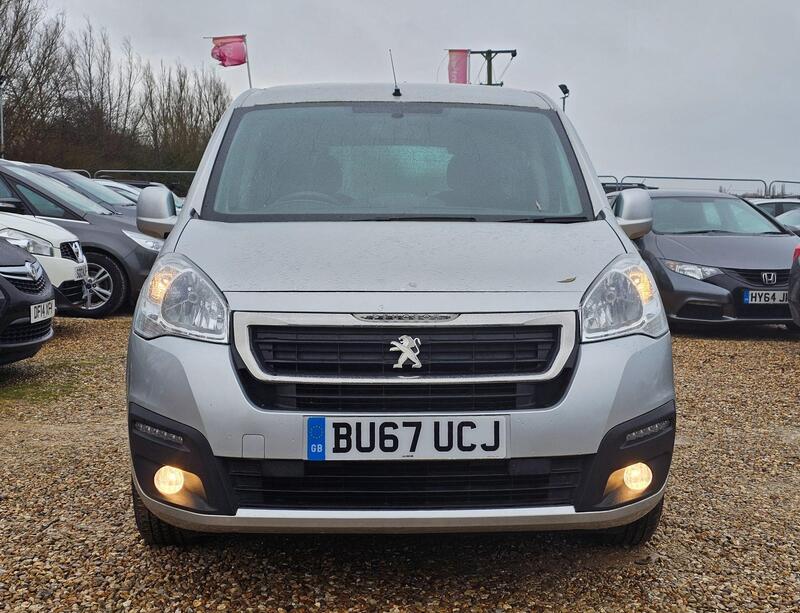Peugeot Partner Tepee view 22